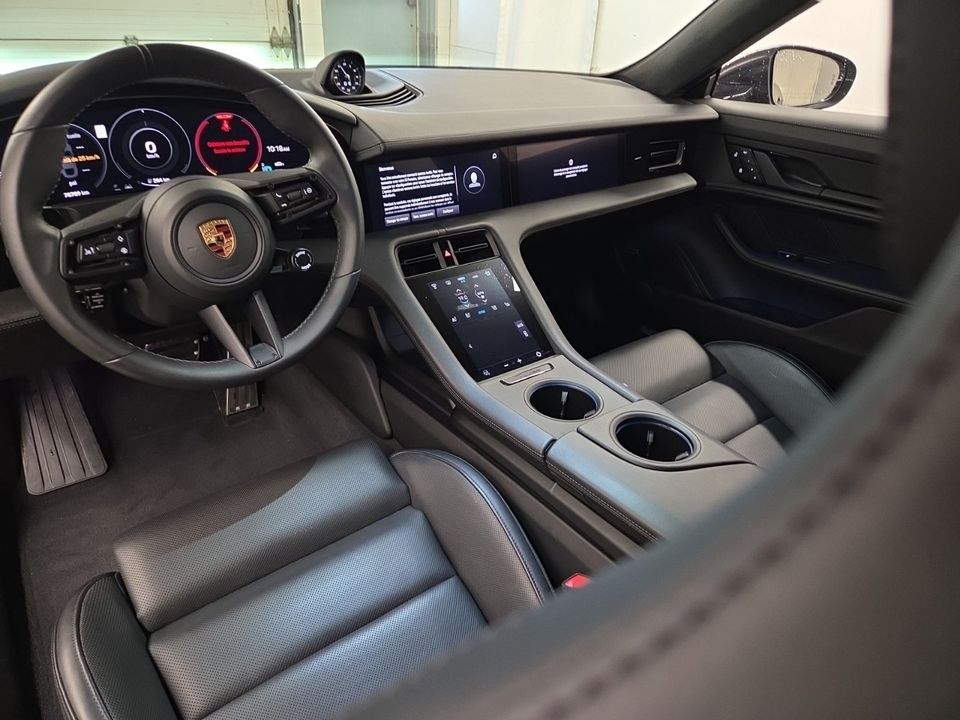 Porsche Taycan 2022 - Image 9