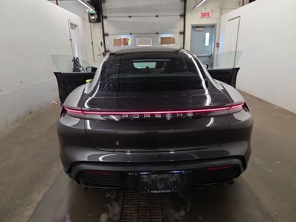 Porsche Taycan 2022 - Image 13