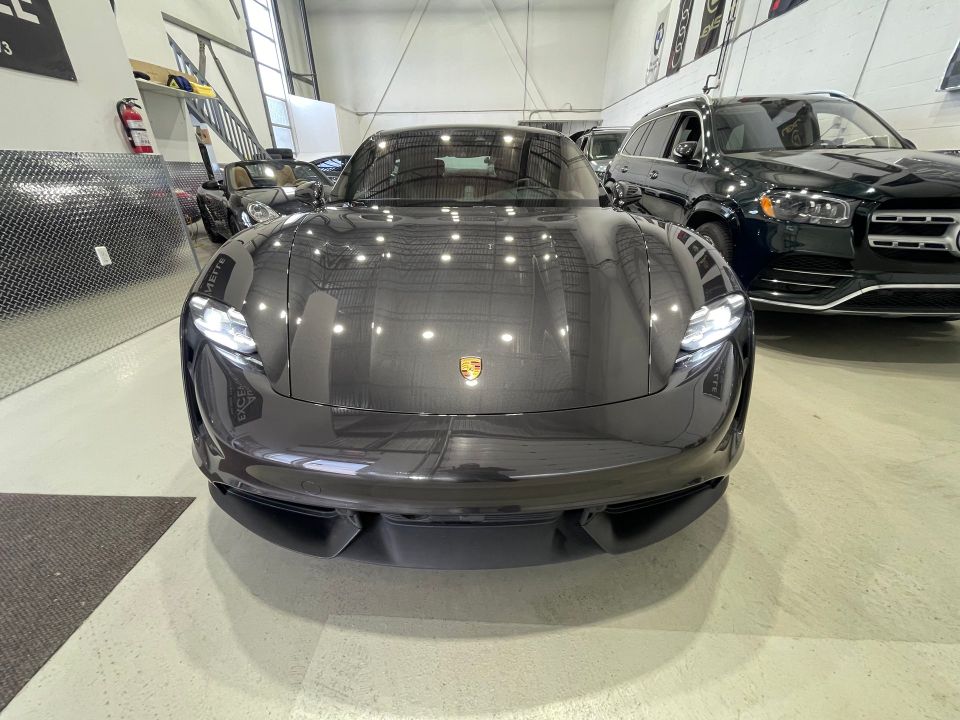 Porsche Taycan 2022 - Image 33