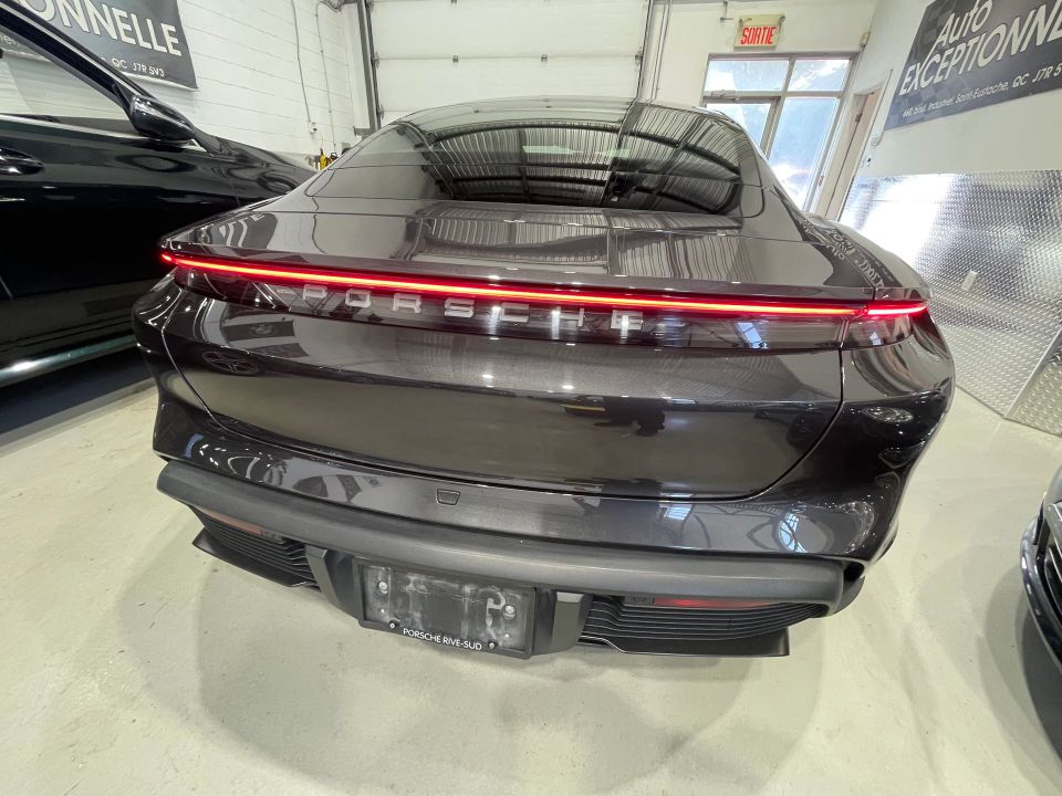 Porsche Taycan 2022 - Image 34