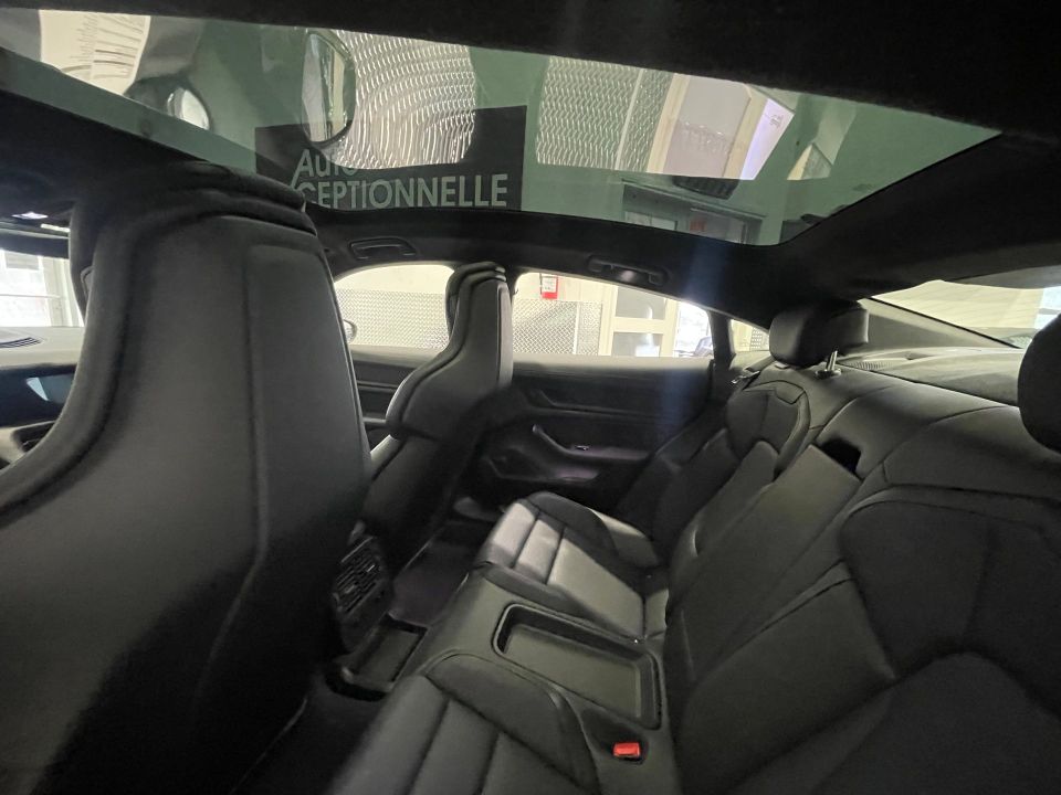 Porsche Taycan 2022 - Image 20