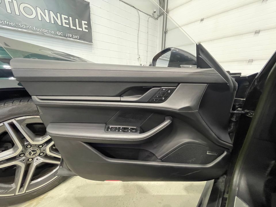 Porsche Taycan 2022 - Image 31
