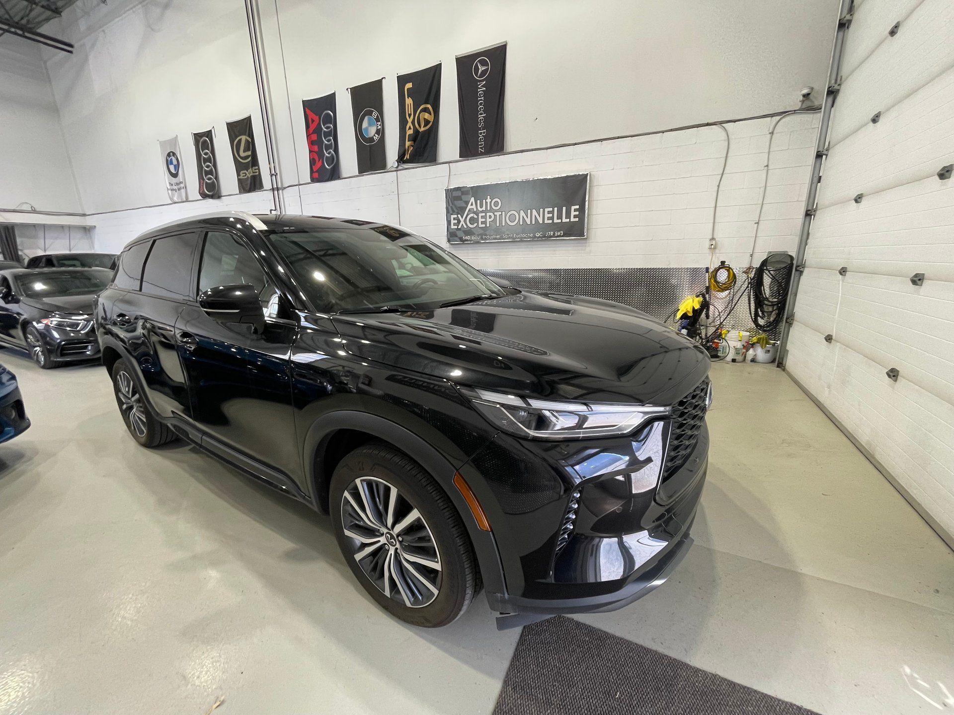 INFINITI QX60 2024 - Thumbnail 1