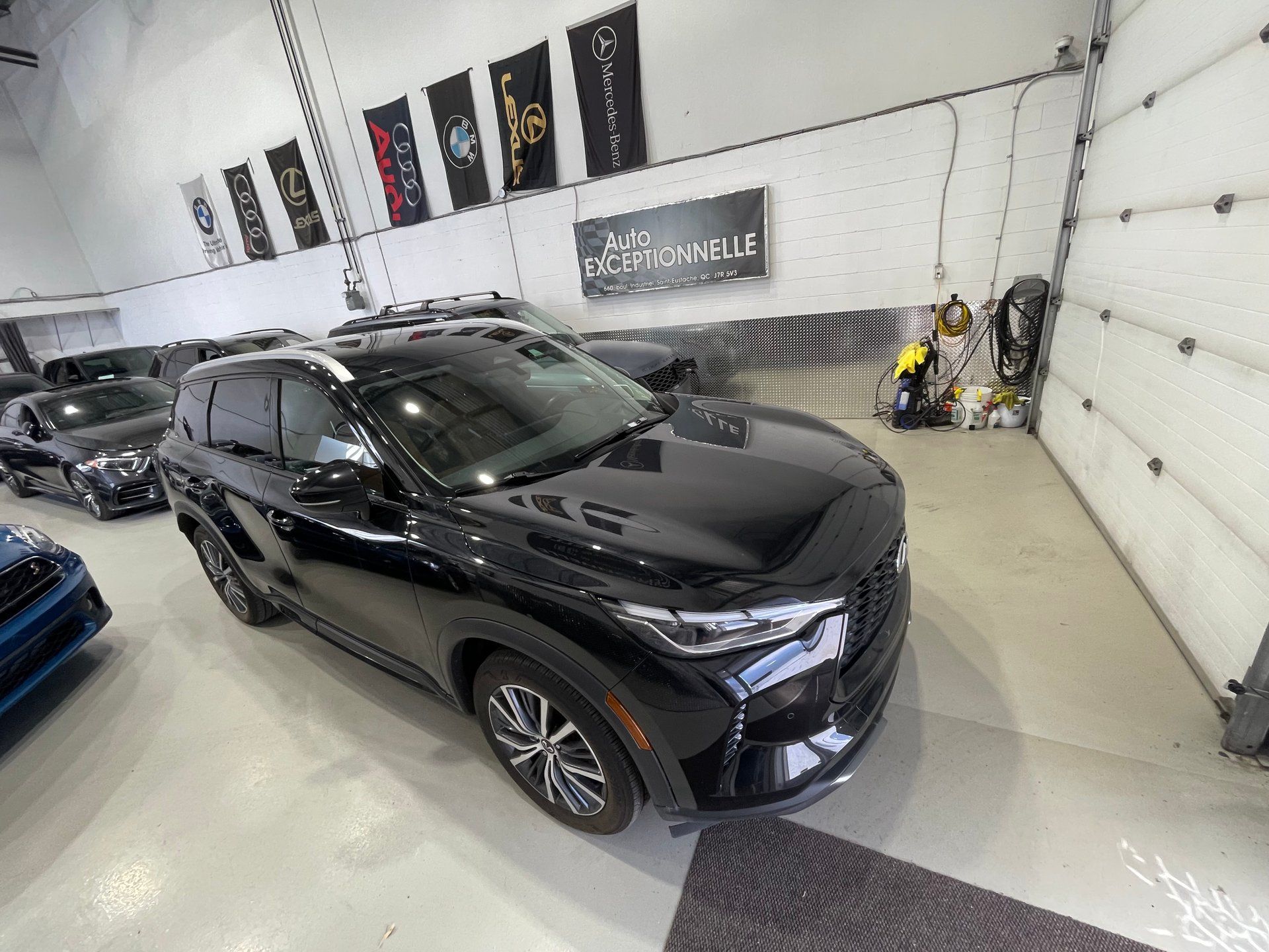 INFINITI QX60 2024 - Thumbnail 2