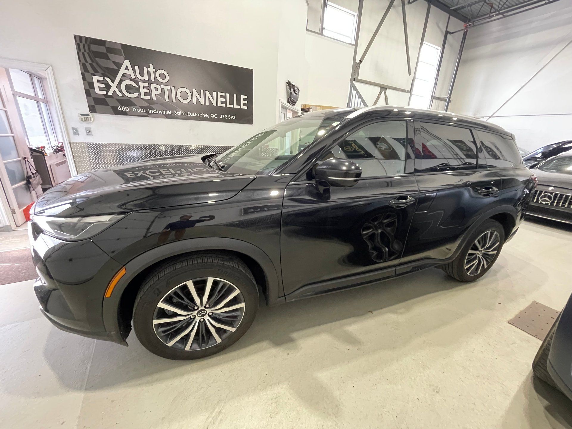 INFINITI QX60 2024 - Thumbnail 8
