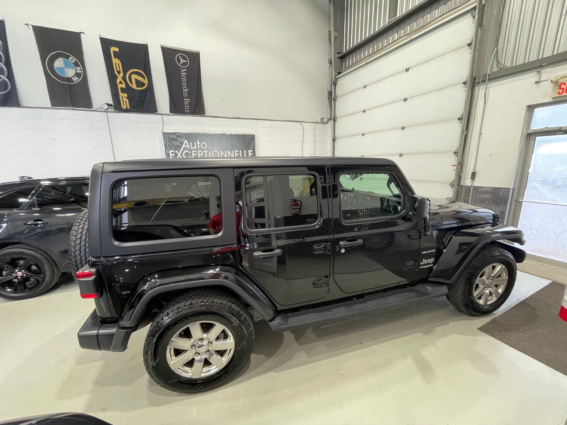 Jeep Wrangler 2020 - Thumbnail 9