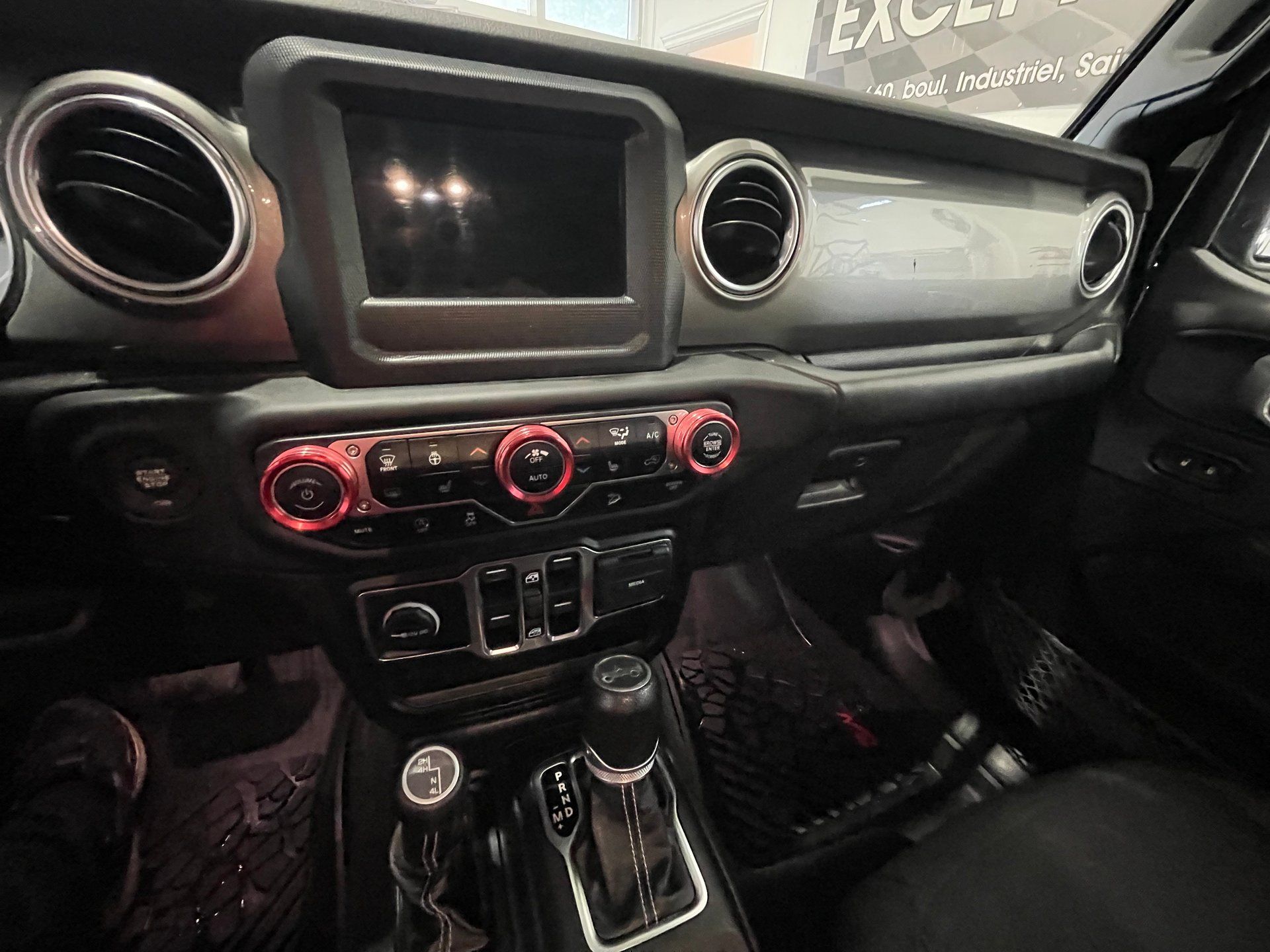 Jeep Wrangler 2020 - Thumbnail 30