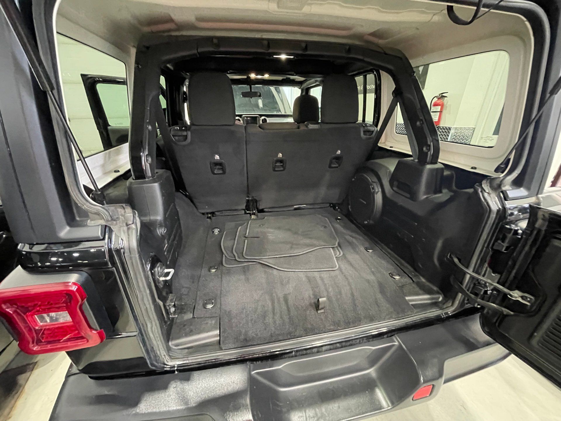 Jeep Wrangler 2020 - Thumbnail 23