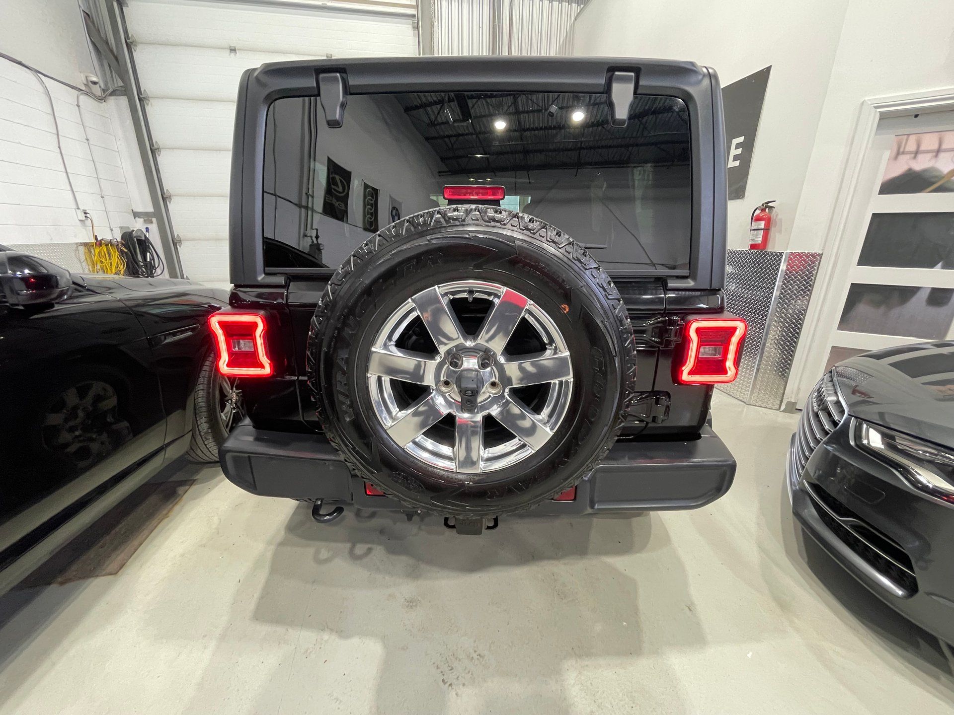 Jeep Wrangler 2020 - Thumbnail 40