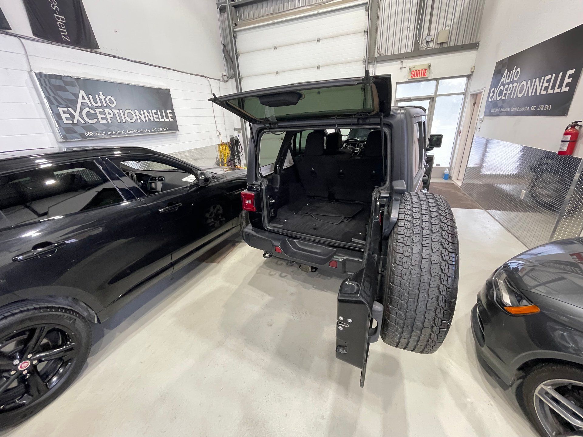 Jeep Wrangler 2020 - Thumbnail 24