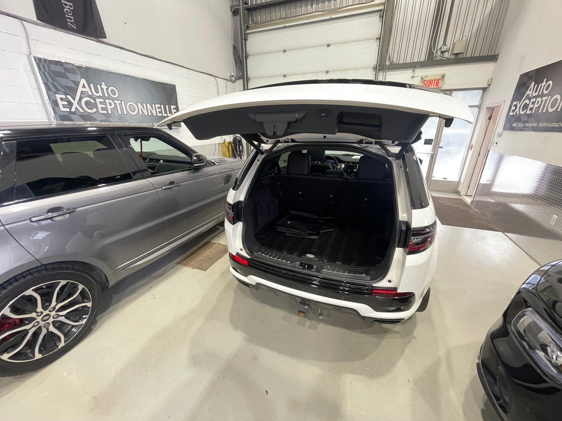 Land Rover Discovery Sport 2023 - Thumbnail 23