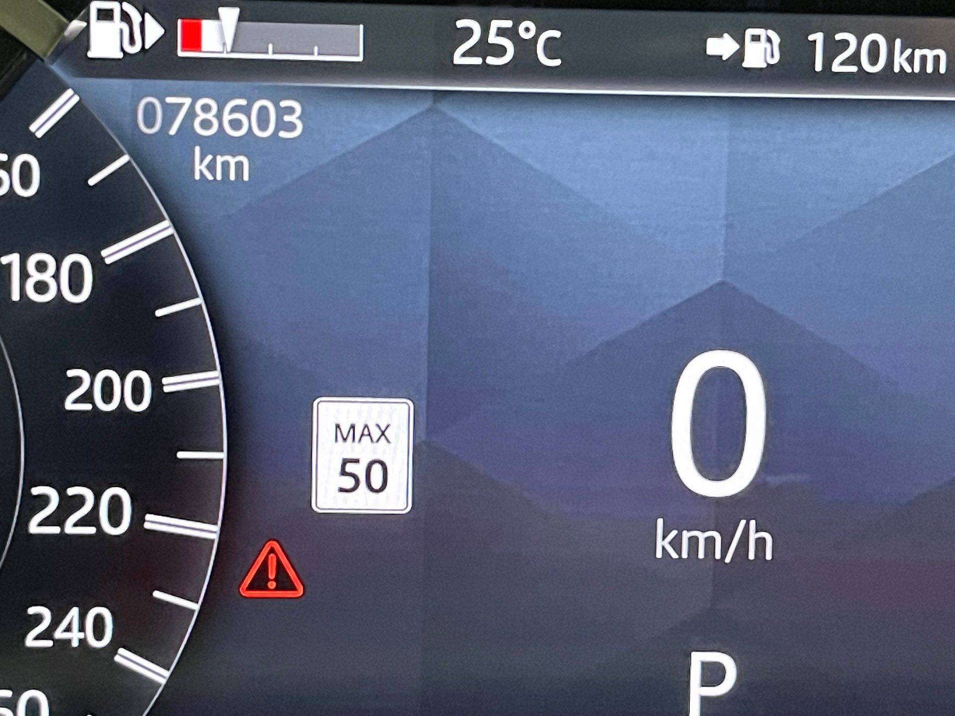 Land Rover Discovery Sport 2023 - Thumbnail 31