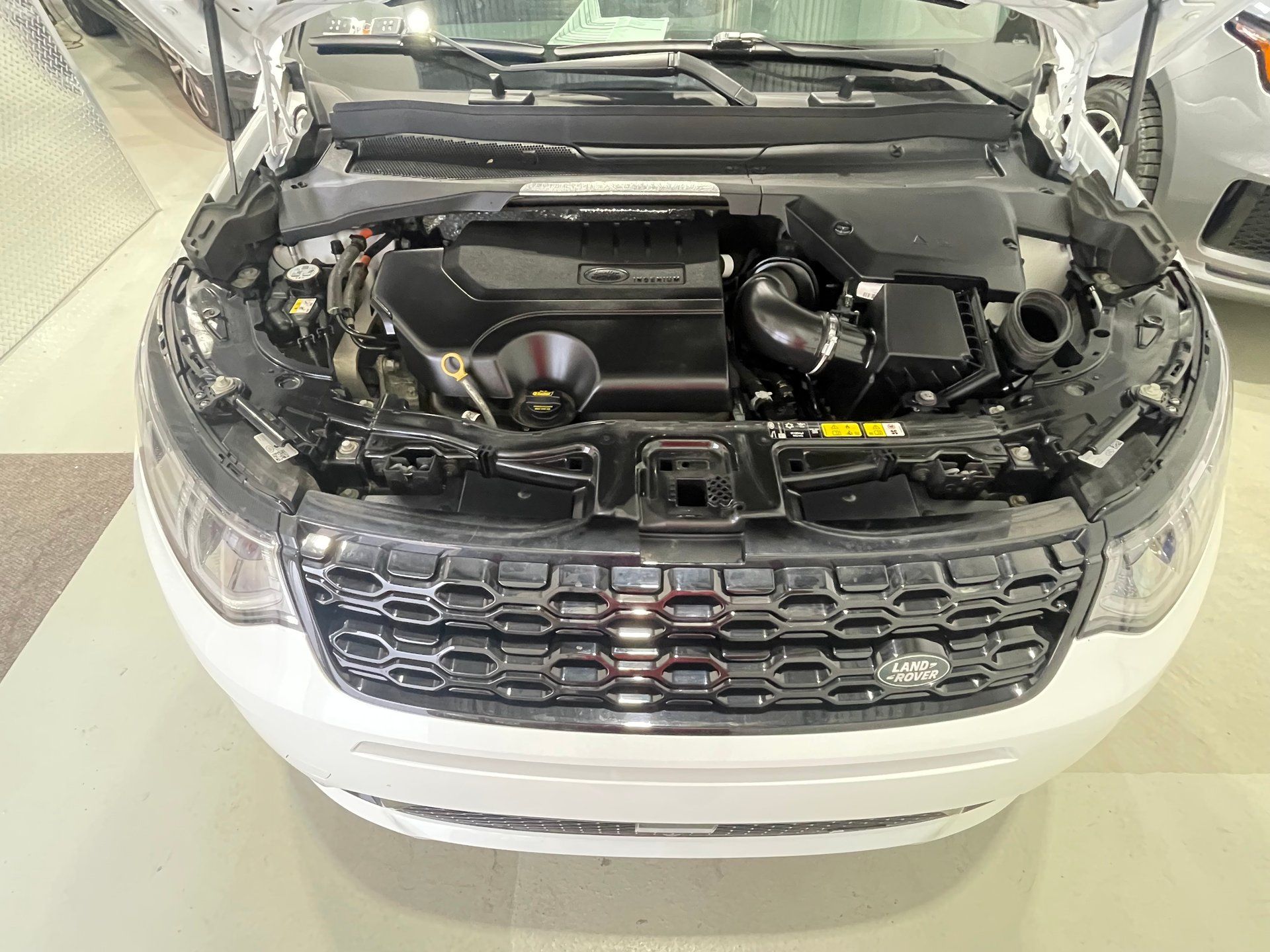 Land Rover Discovery Sport 2023 - Thumbnail 25