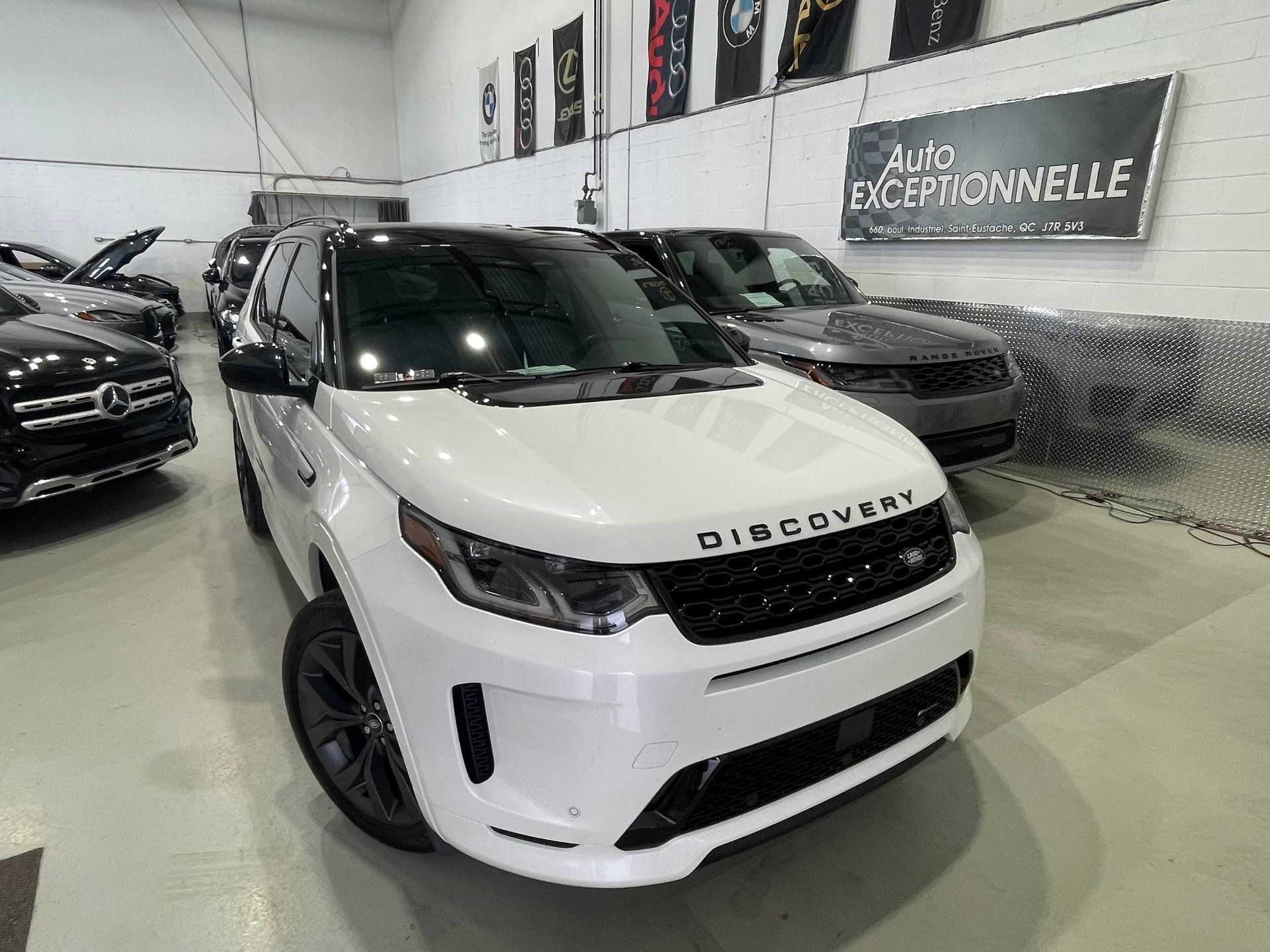 Land Rover Discovery Sport 2023 - Thumbnail 3