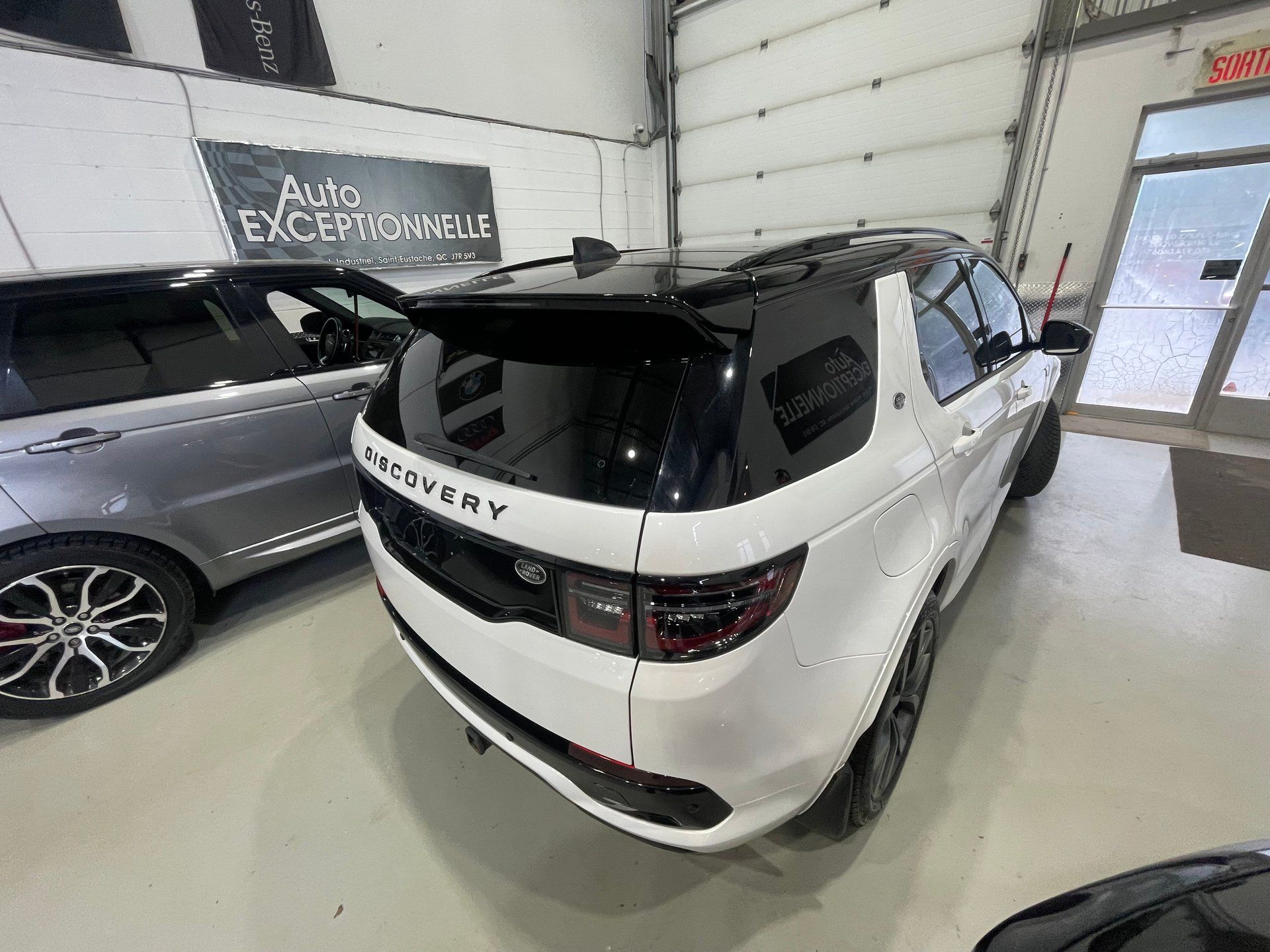 Land Rover Discovery Sport 2023 - Thumbnail 12