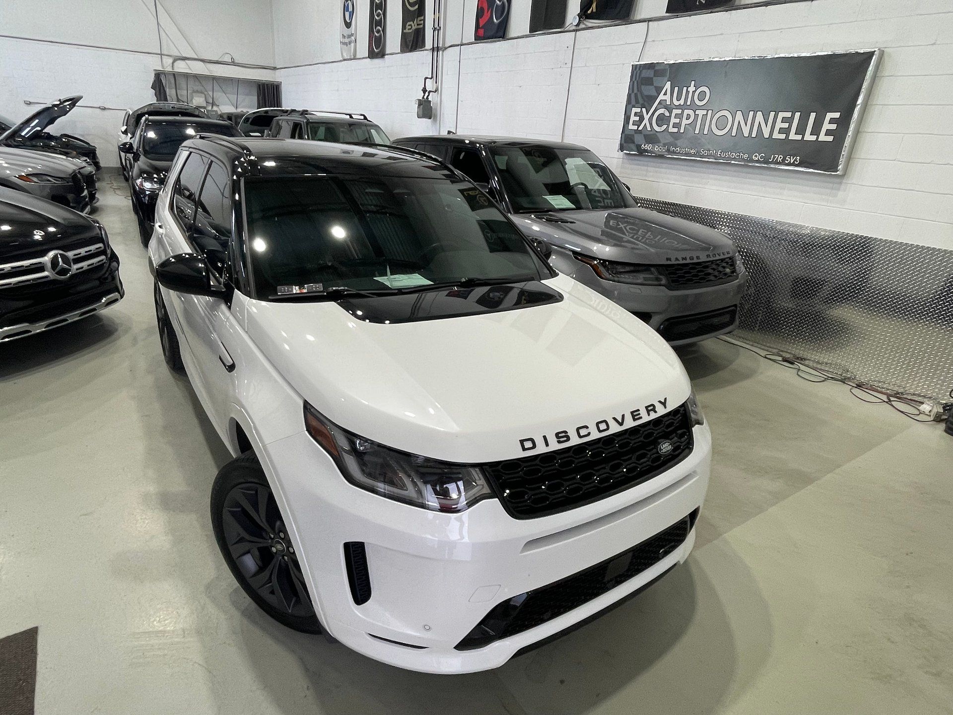 Land Rover Discovery Sport 2023 - Thumbnail 4
