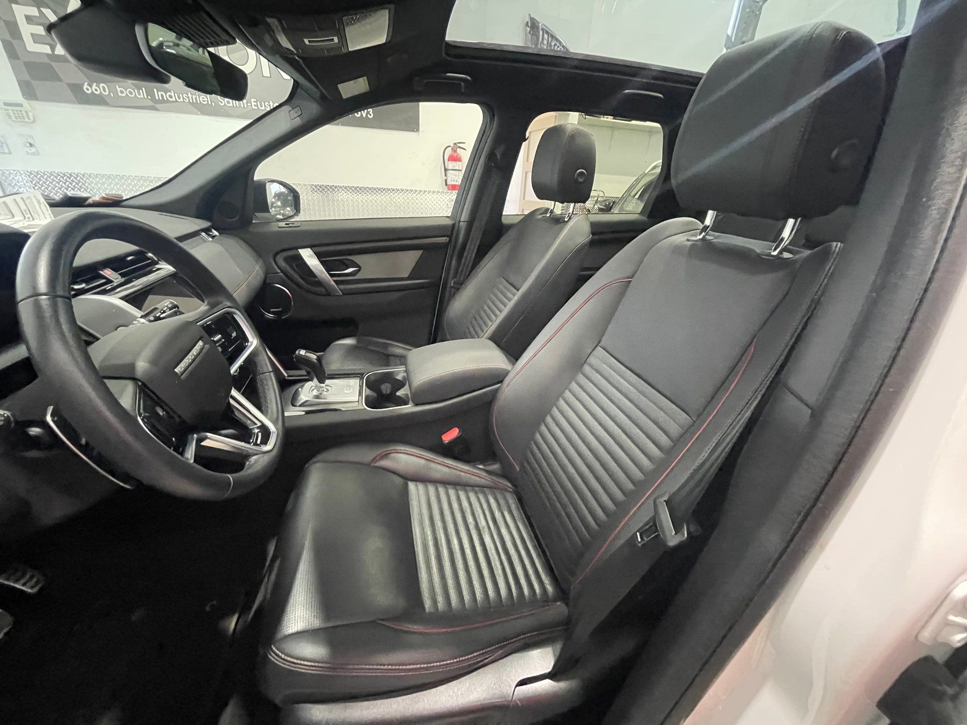 Land Rover Discovery Sport 2023 - Thumbnail 20