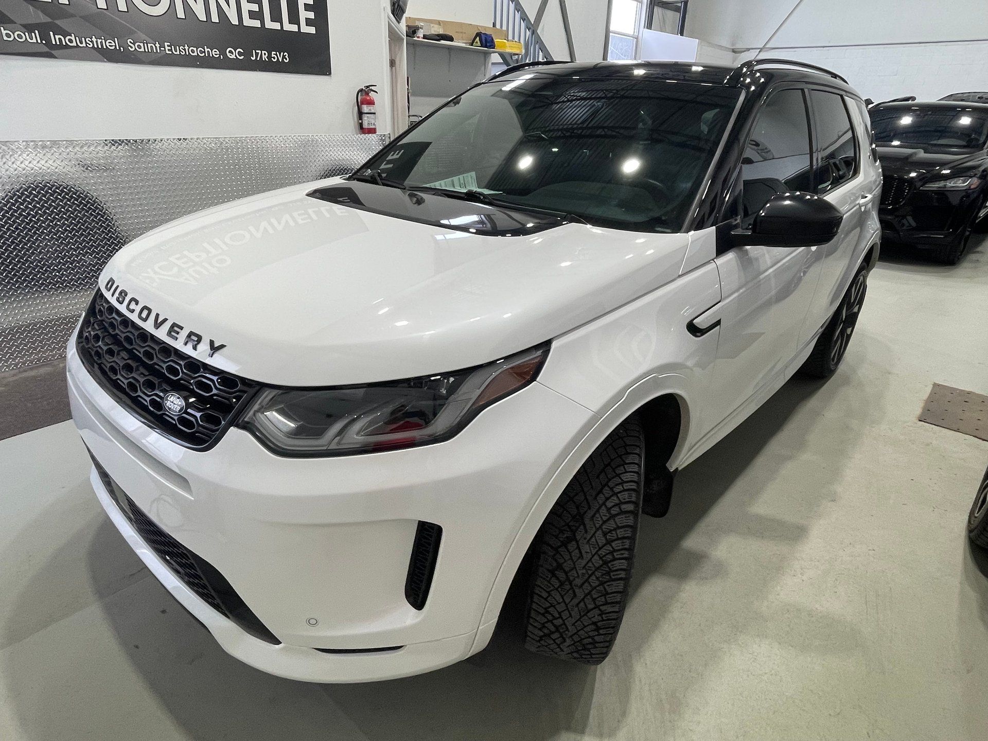 Land Rover Discovery Sport 2023 - Thumbnail 6