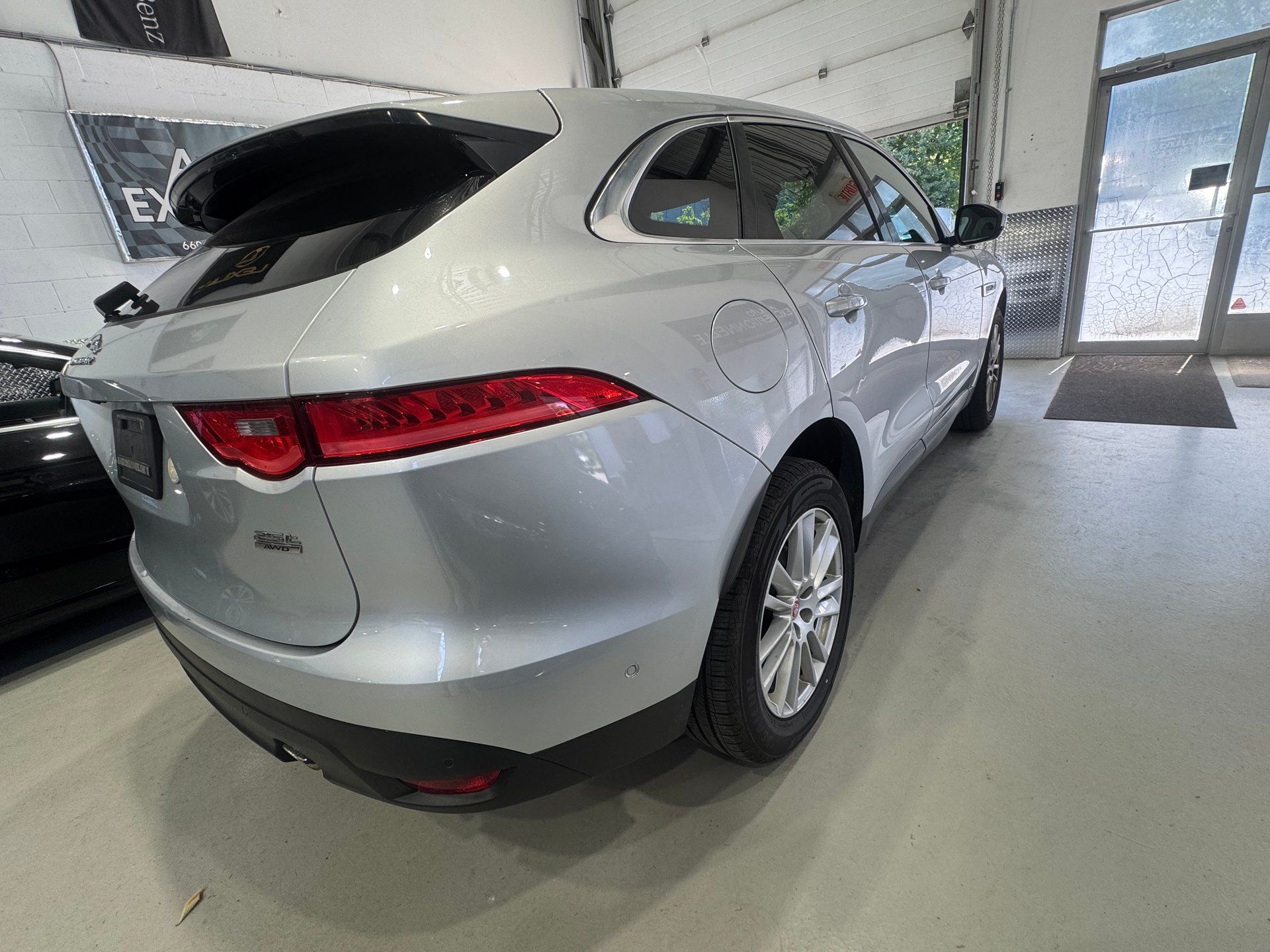 Jaguar F-PACE 2019 - Thumbnail 17