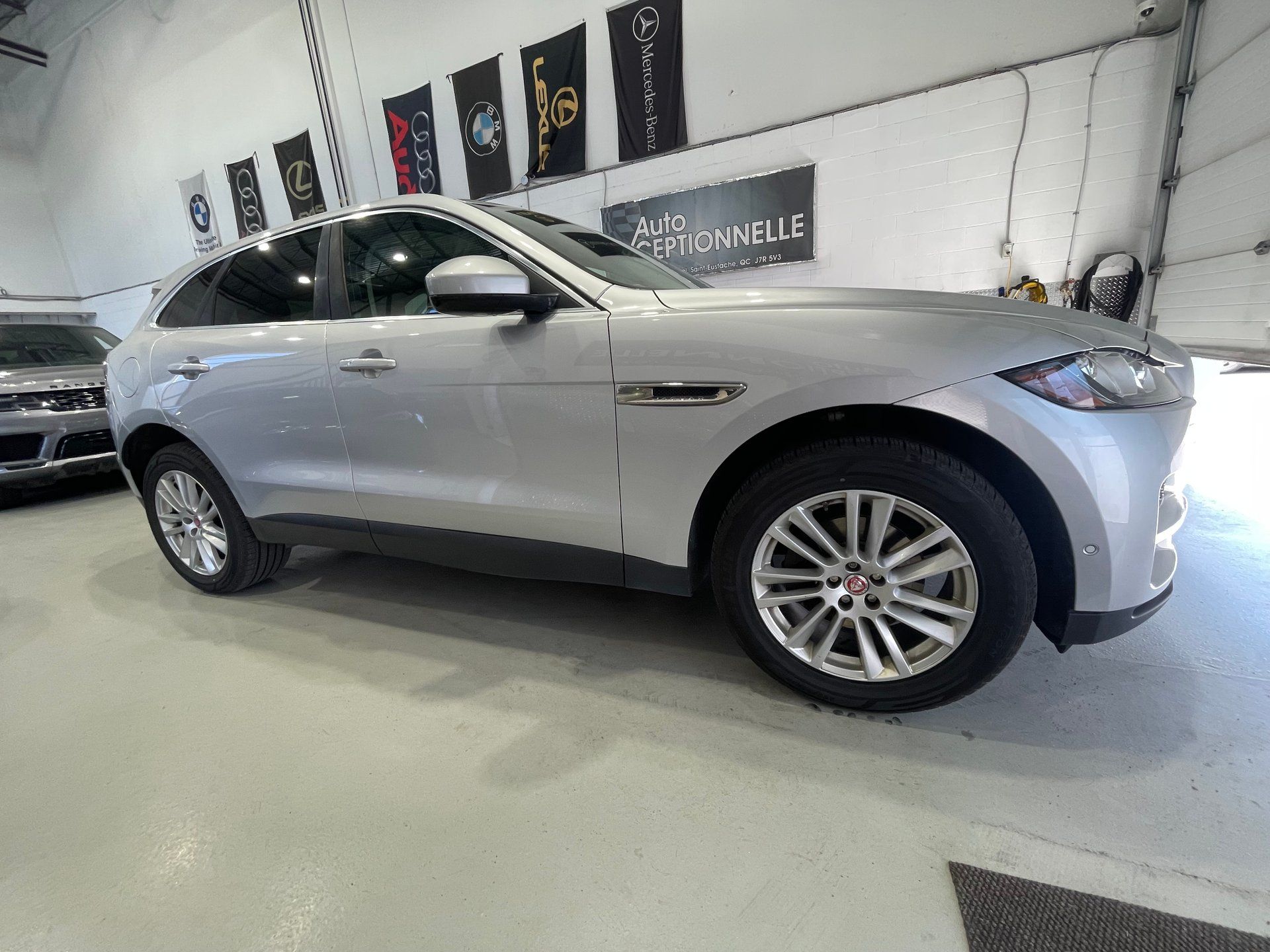 Jaguar F-PACE 2019 - Thumbnail 14