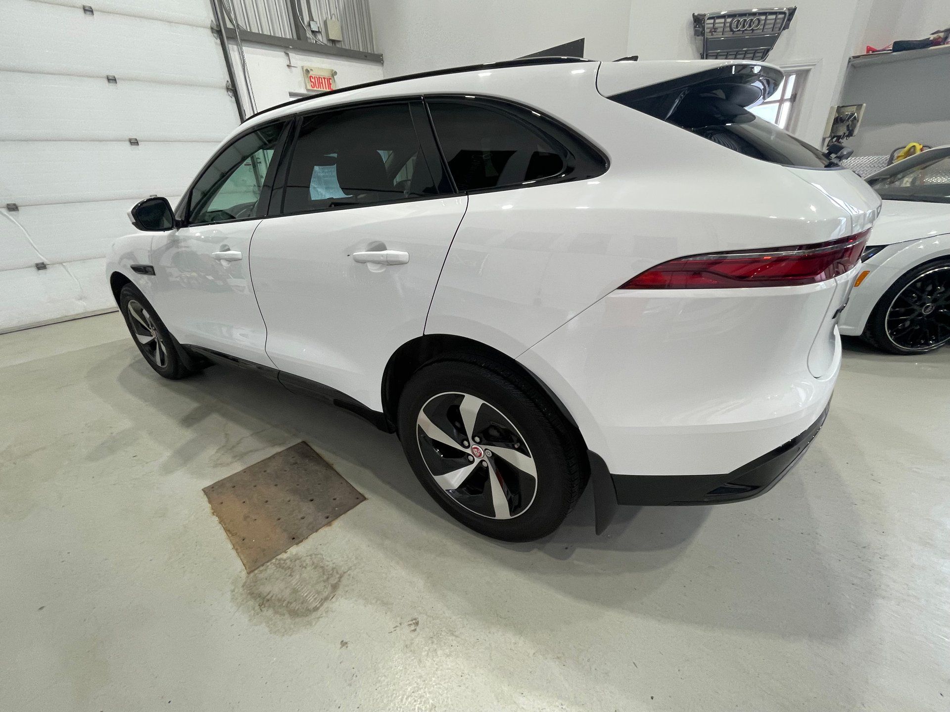 Jaguar F-PACE 2022 - Thumbnail 11