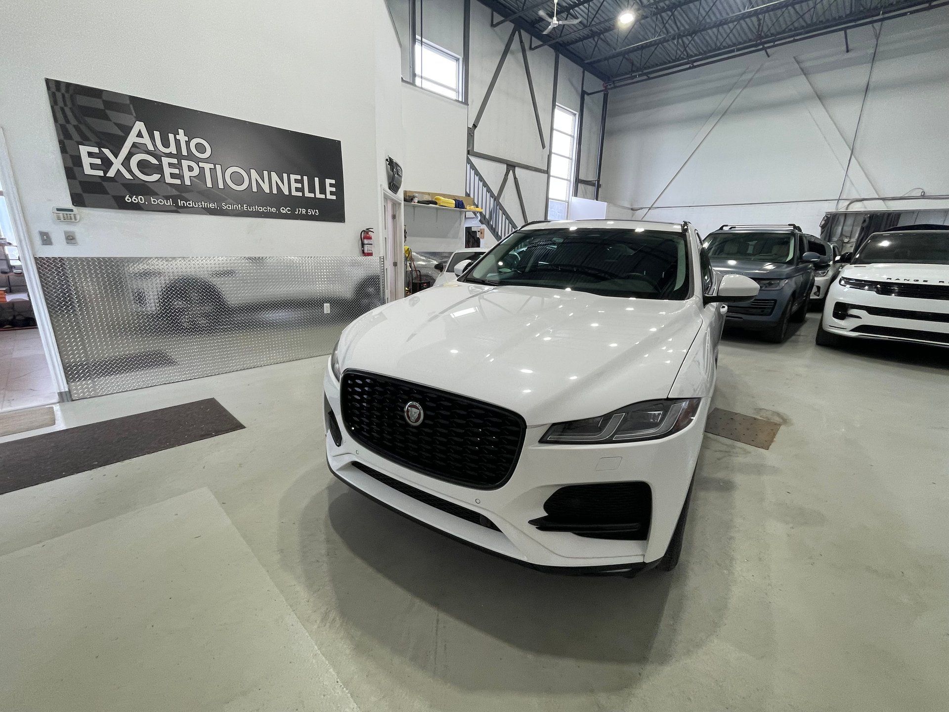 Jaguar F-PACE 2022 - Thumbnail 7