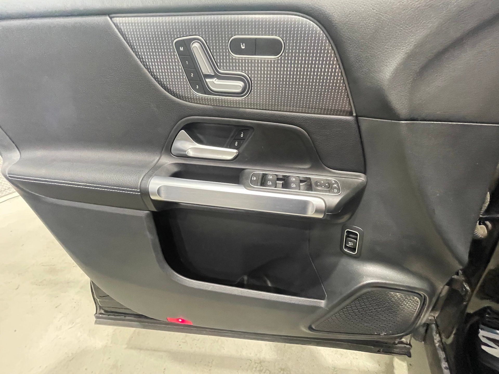 Mercedes-Benz GLB 250 2023 - Thumbnail 19