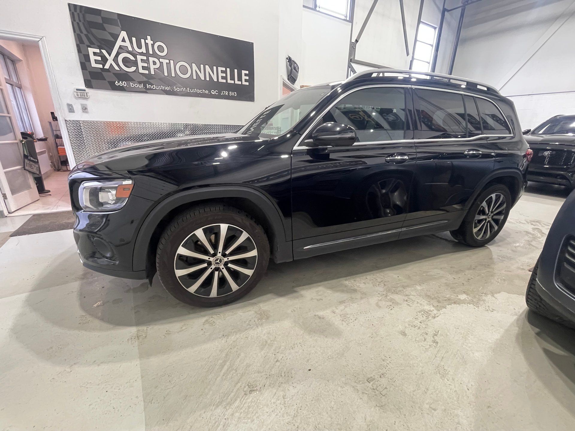 Mercedes-Benz GLB 250 2023 - Thumbnail 28