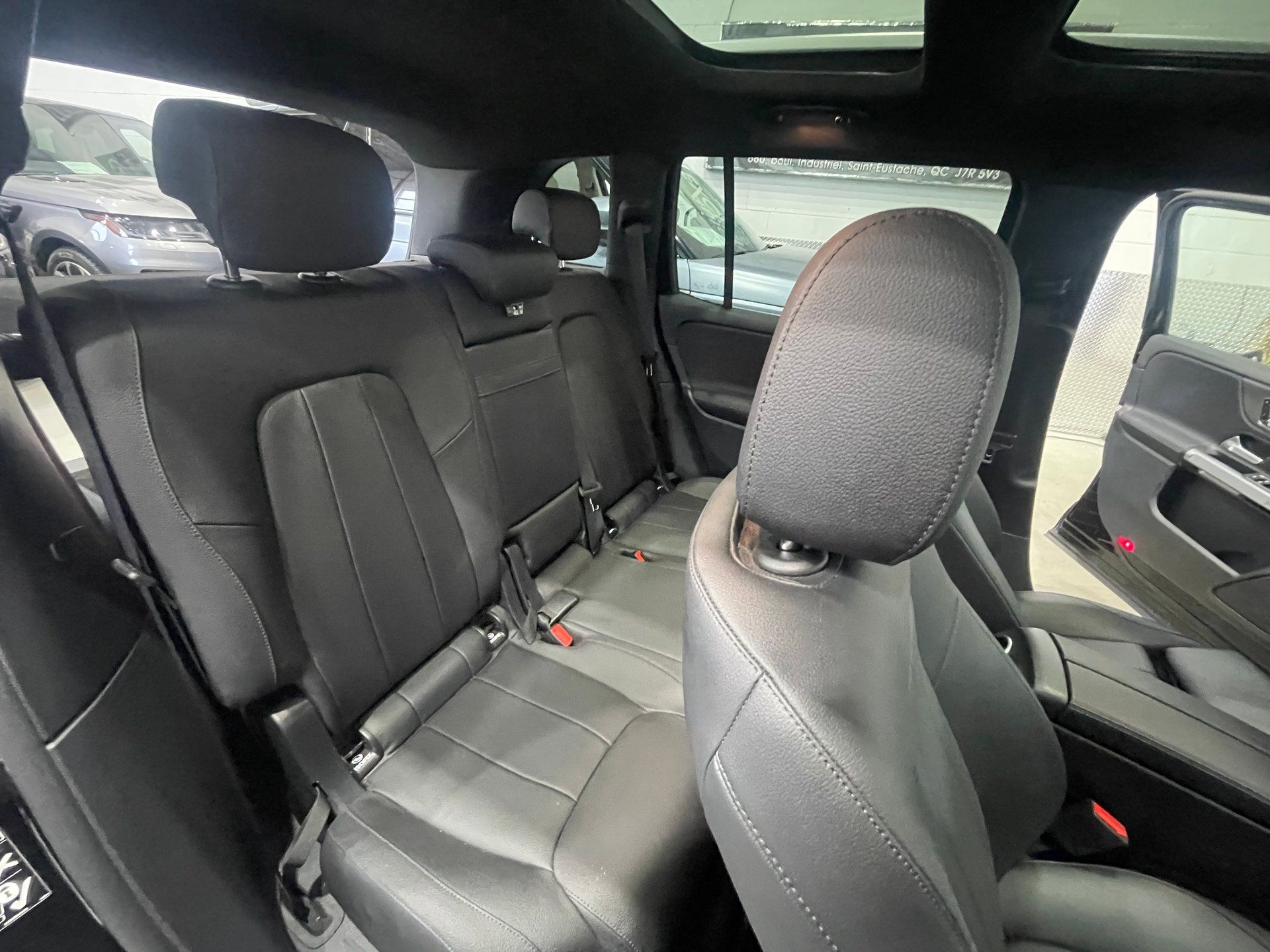 Mercedes-Benz GLB 250 2023 - Thumbnail 14