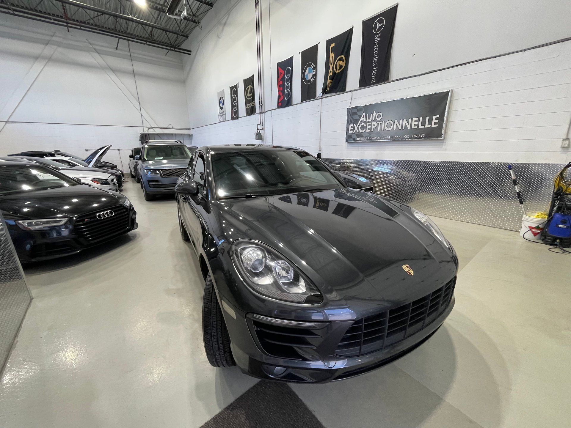 Porsche Macan 2017 - Thumbnail 2