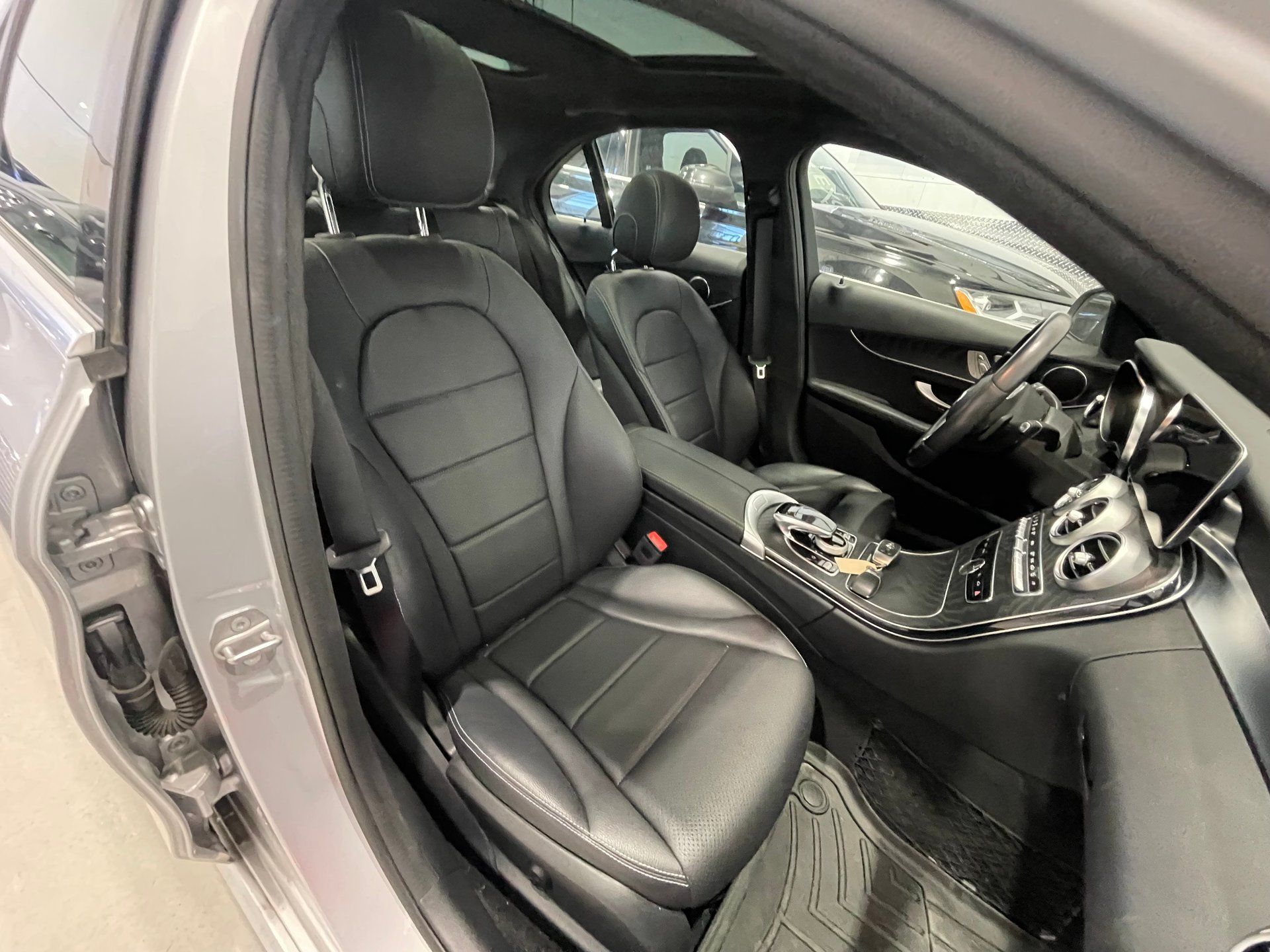 Mercedes-Benz C 300 2021 - Thumbnail 20