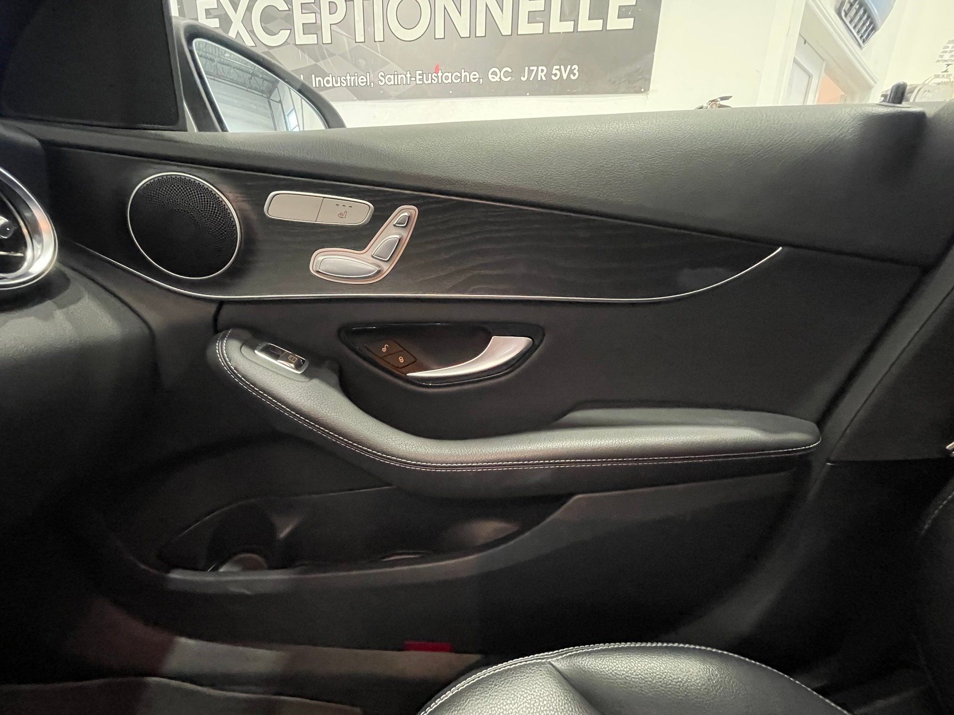 Mercedes-Benz C 300 2021 - Thumbnail 29