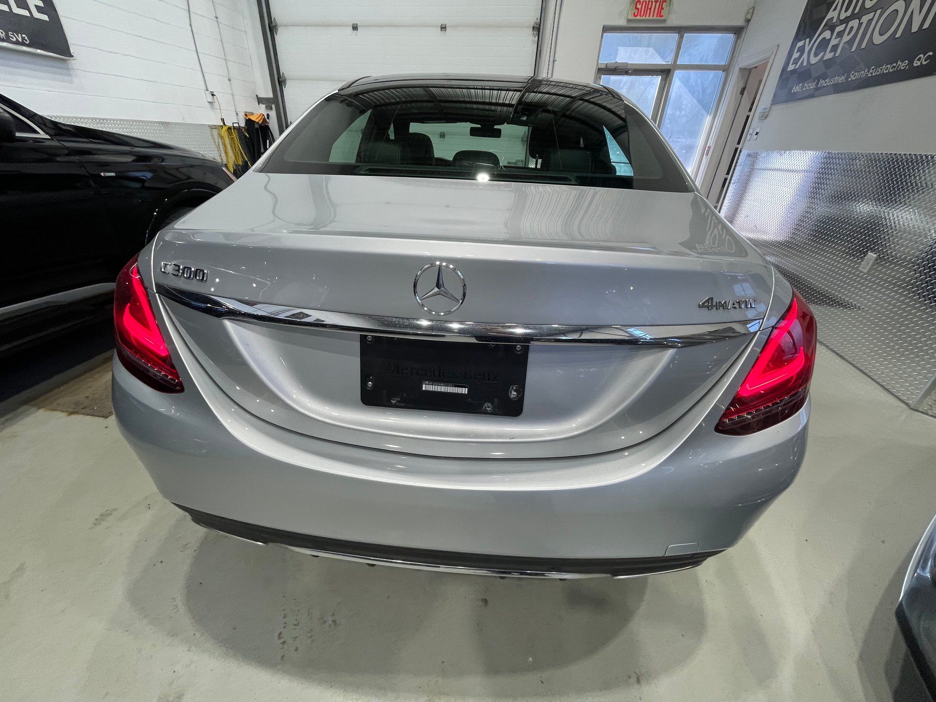 Mercedes-Benz C 300 2021 - Thumbnail 41