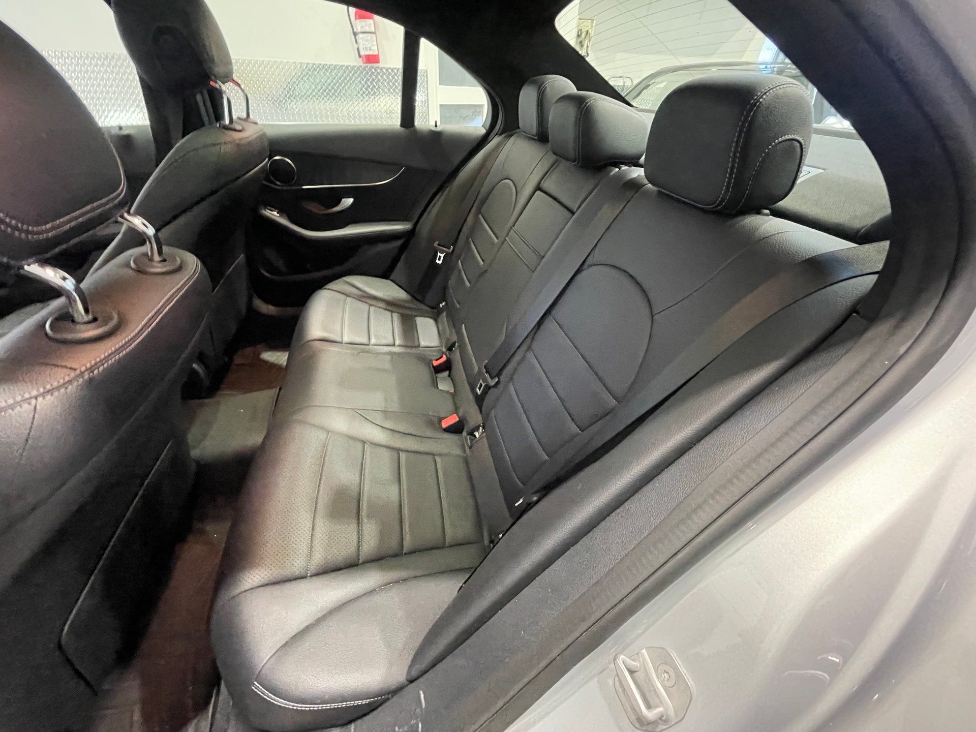 Mercedes-Benz C 300 2021 - Thumbnail 38